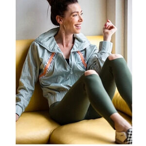 Kadyluxe cut-out hem legging with knee slit